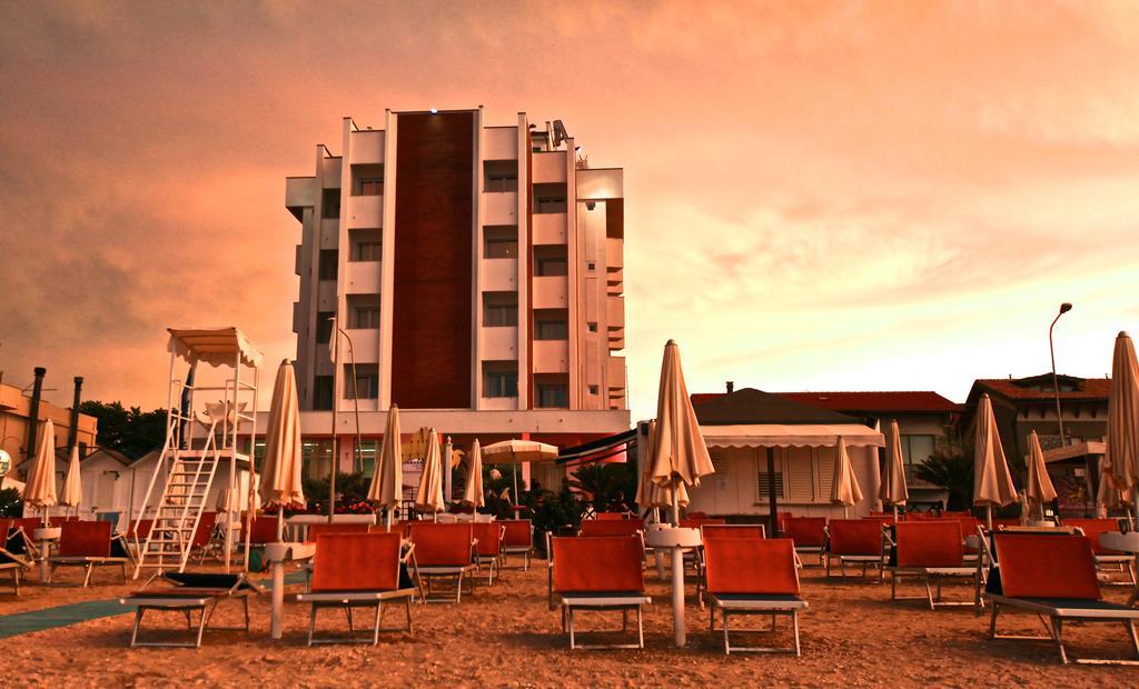 Hotel Ambassador Маротта Екстер'єр фото