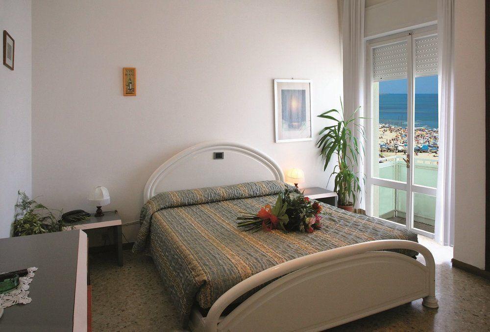 Hotel Ambassador Маротта Екстер'єр фото