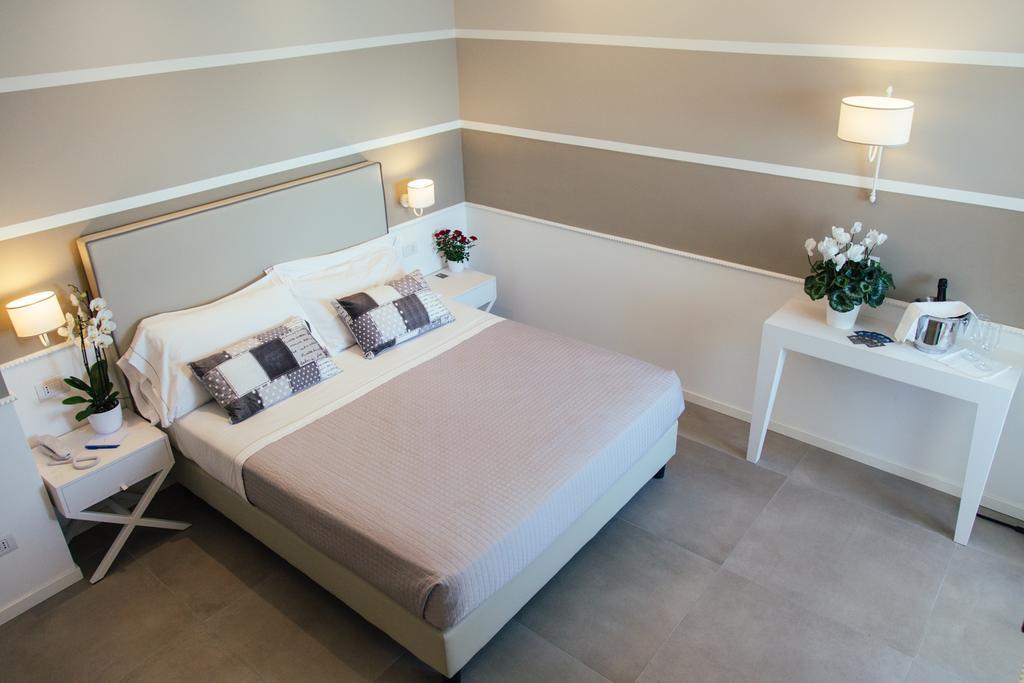 Hotel Ambassador Маротта Екстер'єр фото