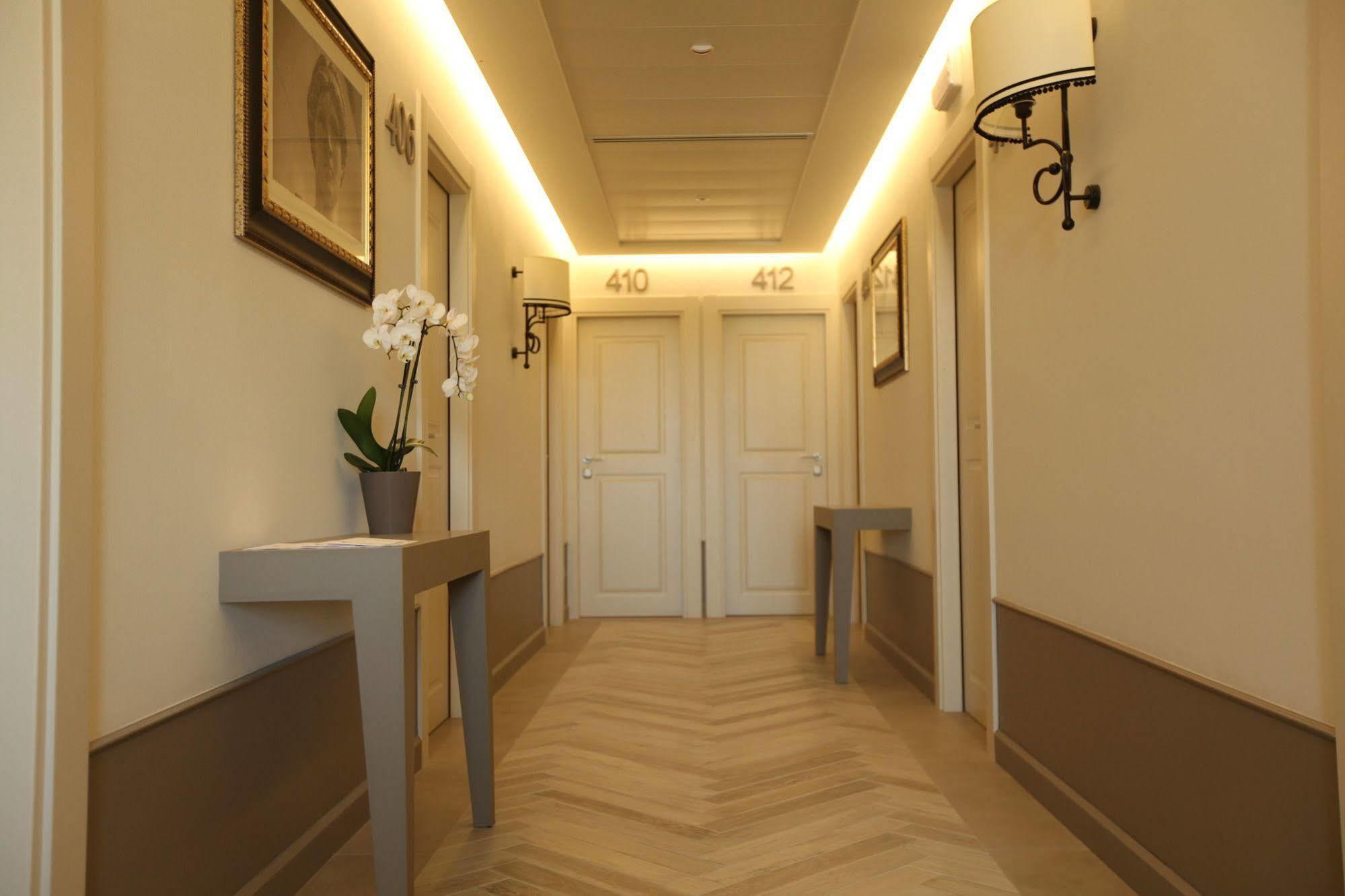 Hotel Ambassador Маротта Екстер'єр фото